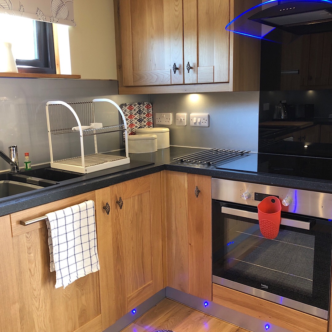 The Wee Ludging Dunoon - Kitchen