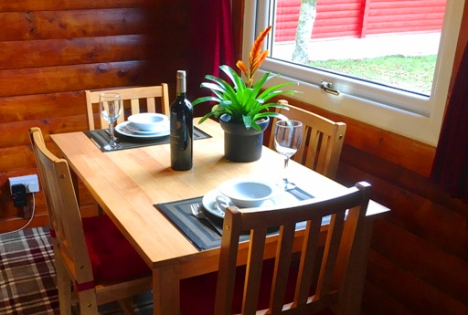 Pucks Glen Lodges - Dining